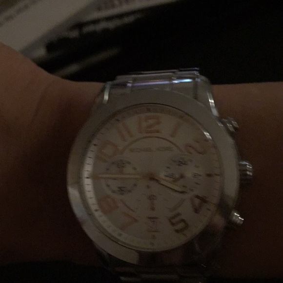 Whatch - Picture 4 of 4